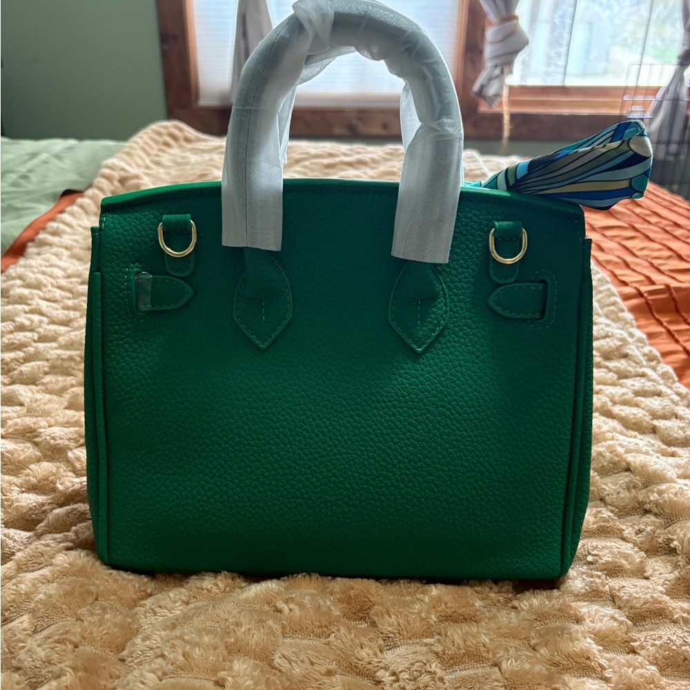 Green rolled leather top handle purse - Picture 8 of 8